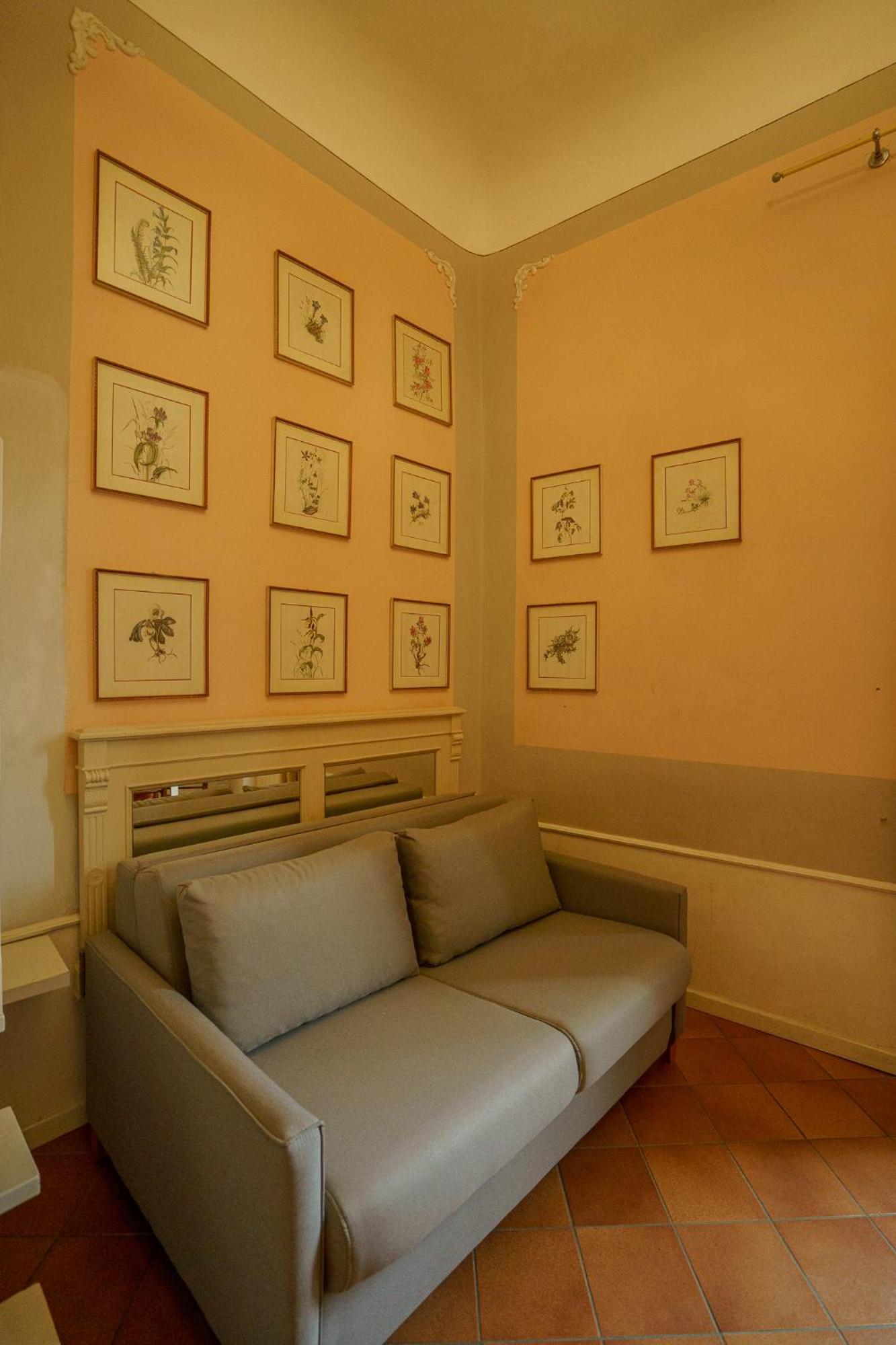 Tranquil Suite Near Museums And Train Station Florens Exteriör bild
