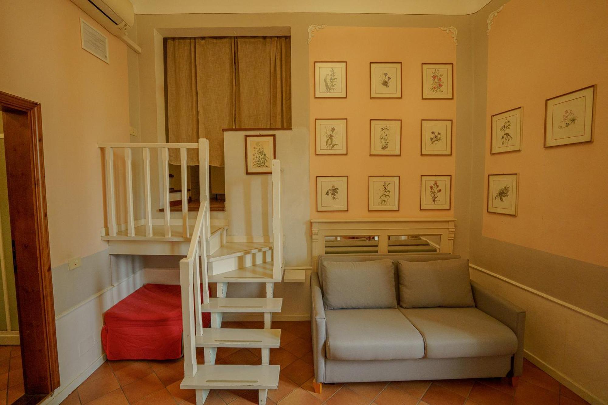 Tranquil Suite Near Museums And Train Station Florens Exteriör bild